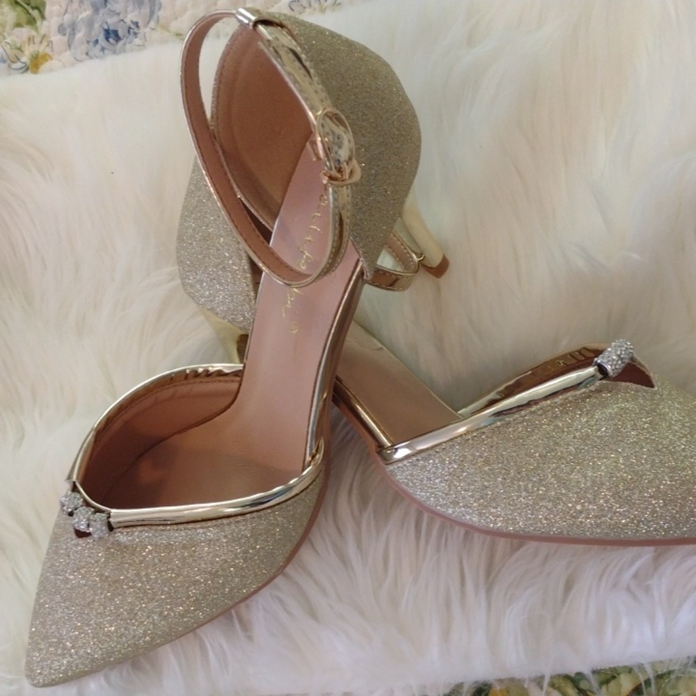 bailifeibi Dressy Wedding Party Shoes Gold Beaded accent. USA Size 8 1/2